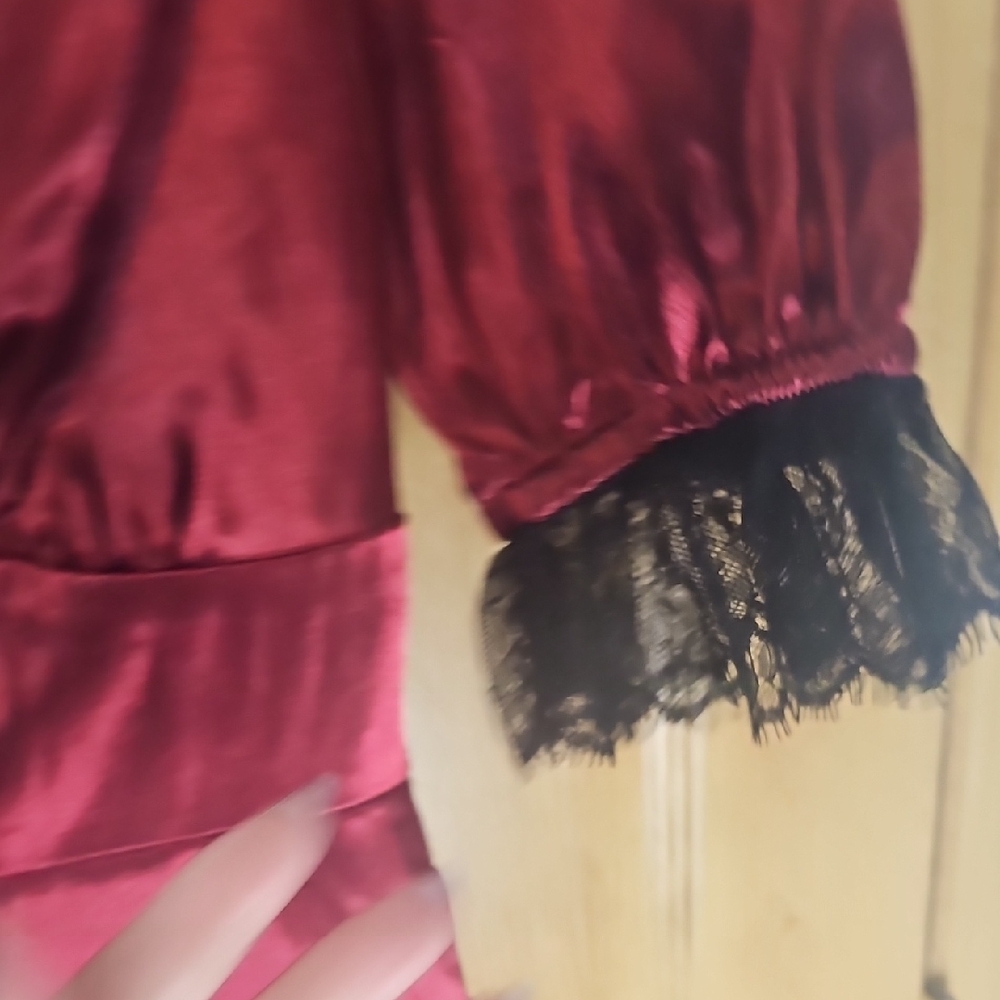 Elegant Burgundy Satin Dress with Black Lace by Abrand - Picture 5 of 12
